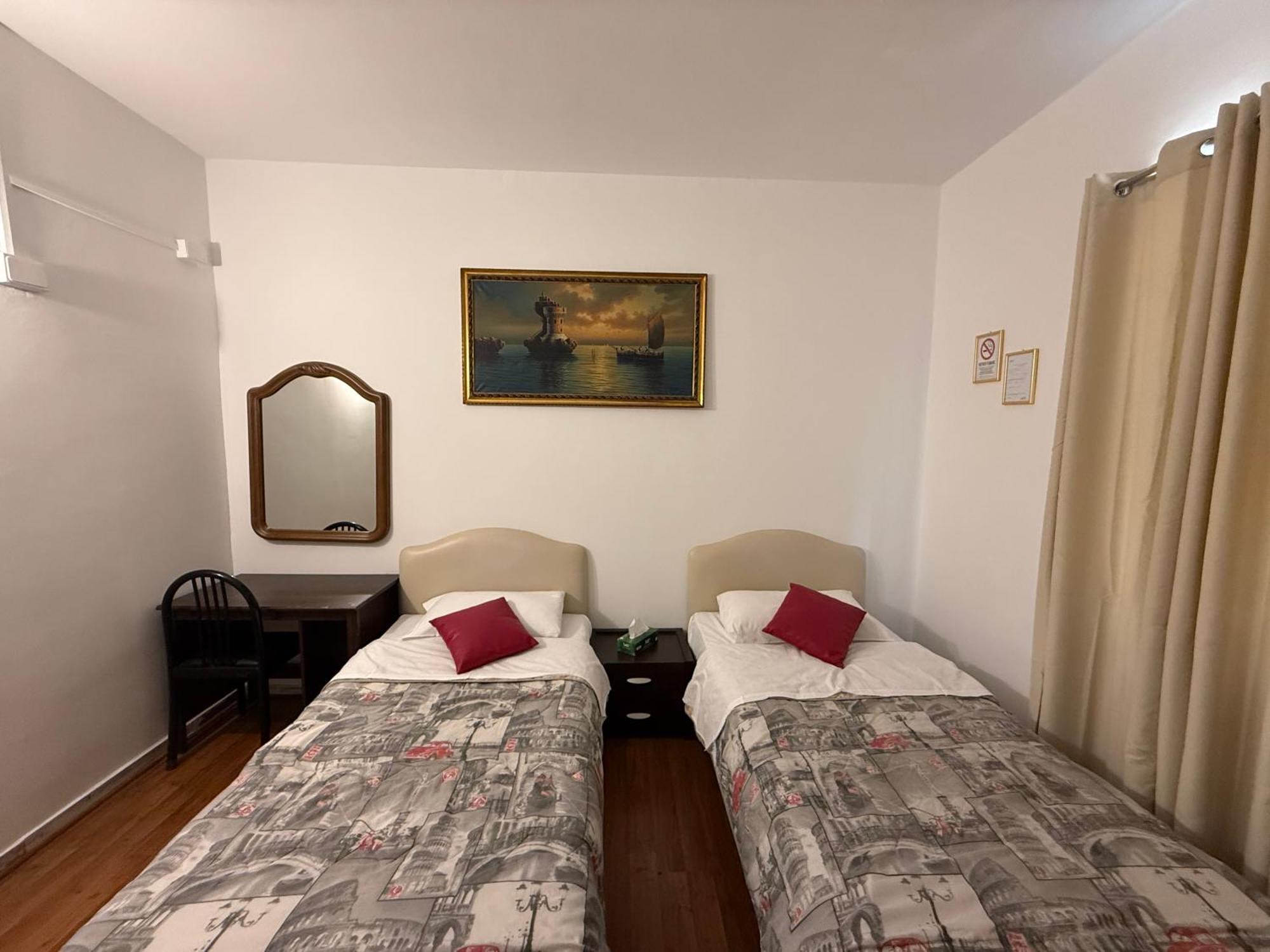 Two Ducks Hostel Rome